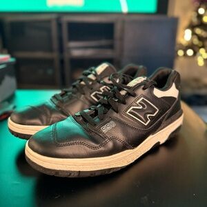 New Balance Men's Black and White 550 Sneakers